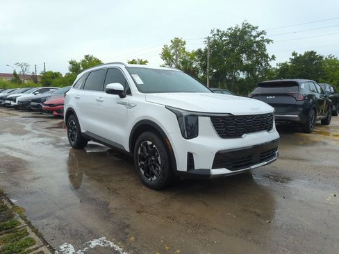 New 2026 Kia Sorento S FWD image 2