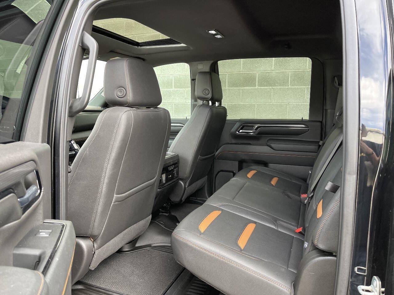 Used 2024 GMC Sierra 3500 AT4 w/ AT4 Premium Plus Package AWD/4WD image 17