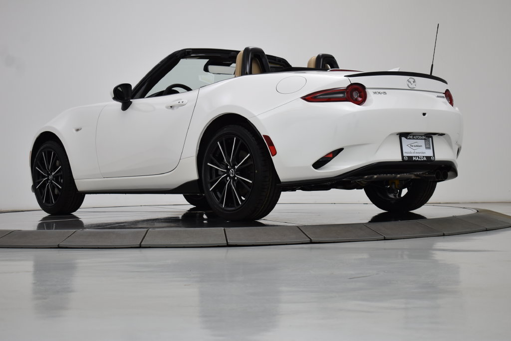 Used 2025 MAZDA MX-5 Miata Grand Touring w/ Appearance Package RWD image 15