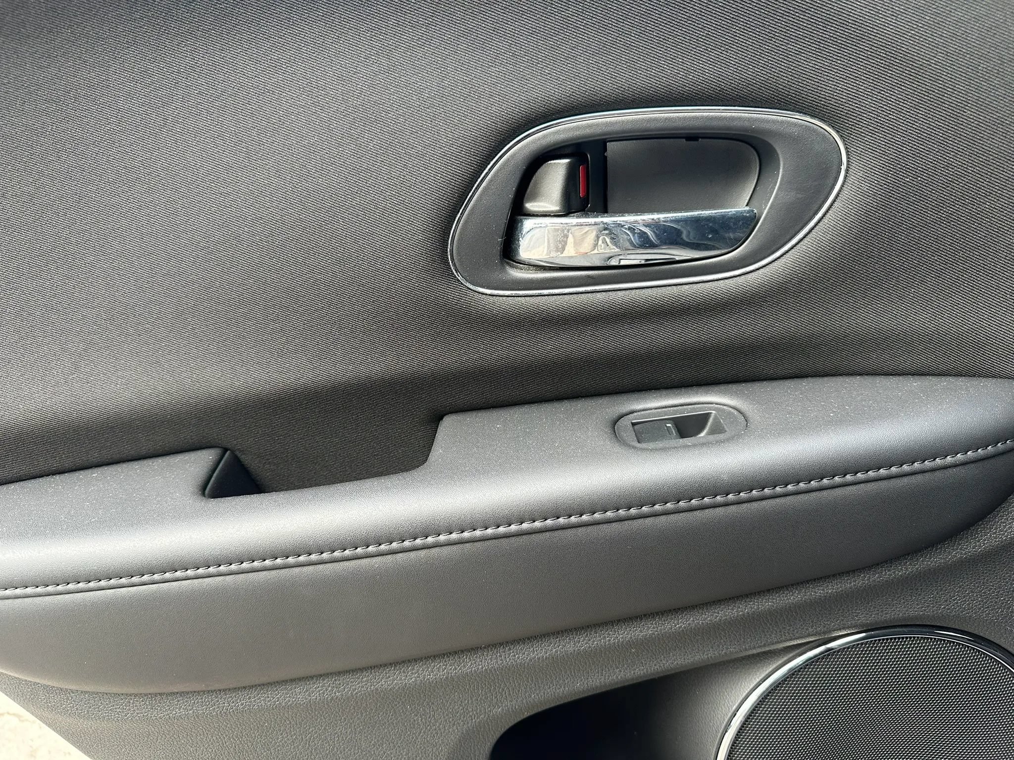 Used 2017 Honda HR-V EX image 15