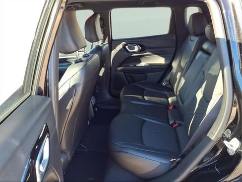New 2026 Jeep Compass Latitude AWD/4WD image 8