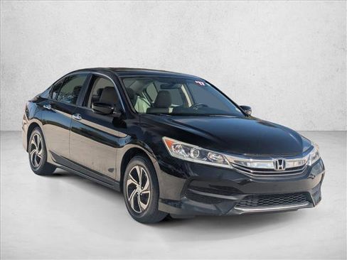 Used 2017 Honda Accord LX image 3