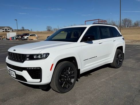 New 2026 Jeep Grand Cherokee Limited image 1