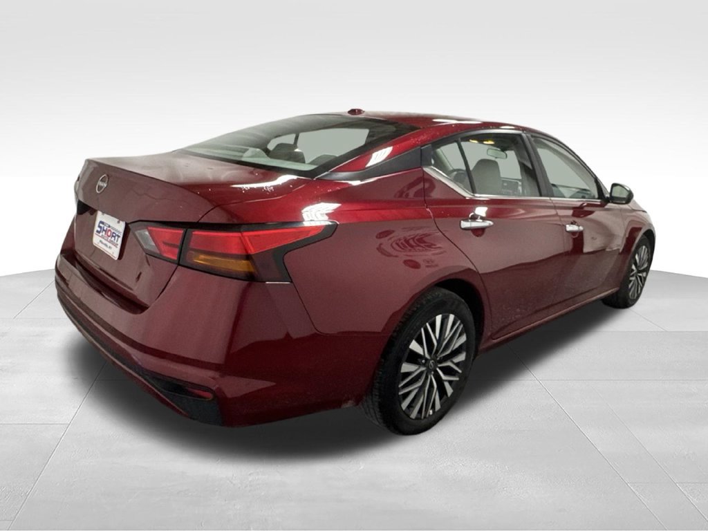 Used 2025 Nissan Altima 2.5 SV FWD image 6