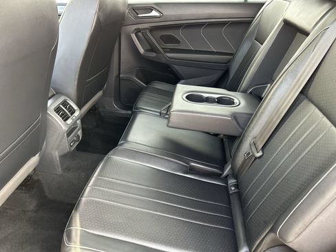 Used 2022 Volkswagen Tiguan SE FWD image 14