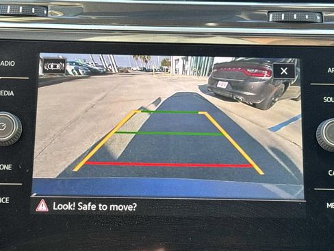 Used 2024 Volkswagen Tiguan SE image 26