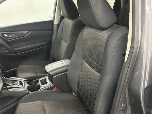 Used 2018 Nissan Rogue SV w/ Sun & Sound Touring Package image 12