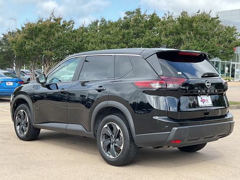 Used 2025 Nissan Rogue SV FWD image 6