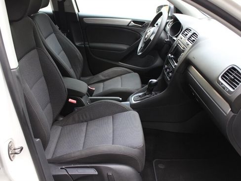 Used 2012 Volkswagen Golf 4-Door image 18