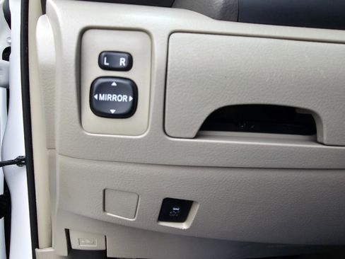 Used 2011 Toyota Camry LE w/ LE Extra-Value Pkg image 28