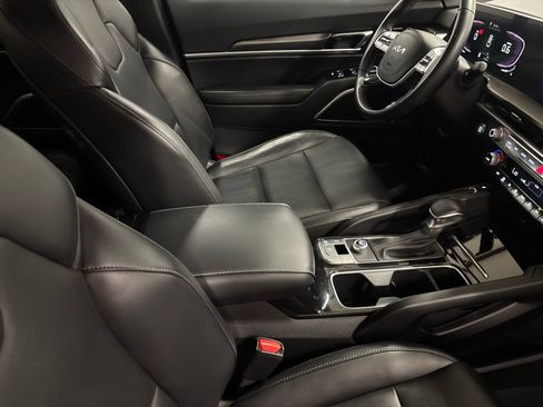 Used 2024 Kia Telluride S FWD image 23