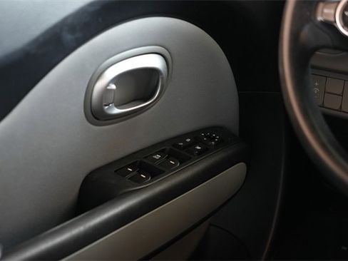 Used 2016 Kia Soul image 17