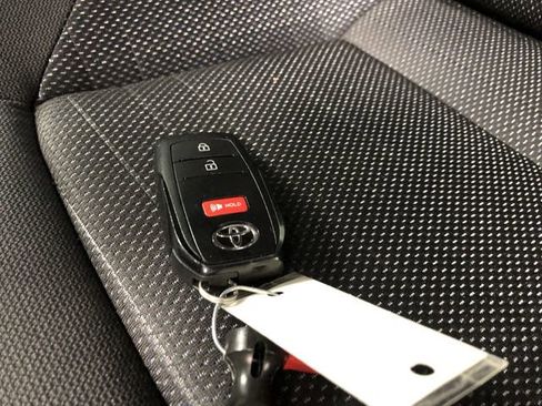 Used 2026 Toyota Corolla Cross SE image 29