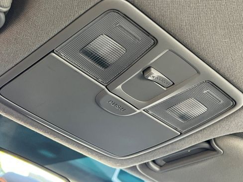 Used 2013 Hyundai Elantra GLS w/ Preferred Pkg FWD image 23