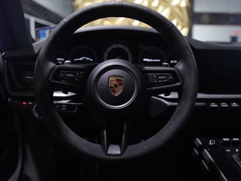 Used 2020 Porsche 911 Carrera RWD image 22