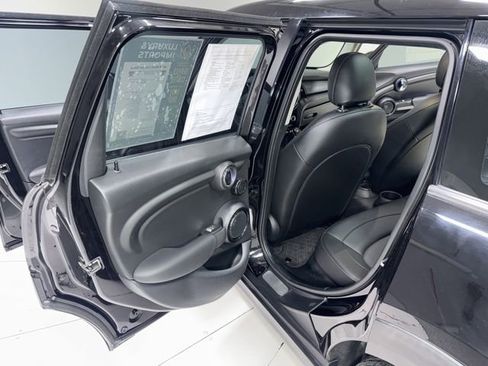 Used 2018 MINI Cooper 4-Door Hardtop w/ Premium Package FWD image 16