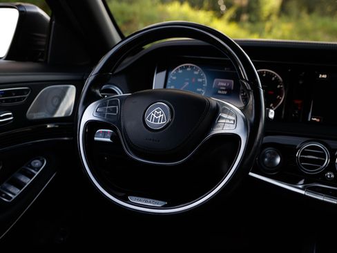 Used 2017 Mercedes-Benz Maybach S 550 4MATIC image 39