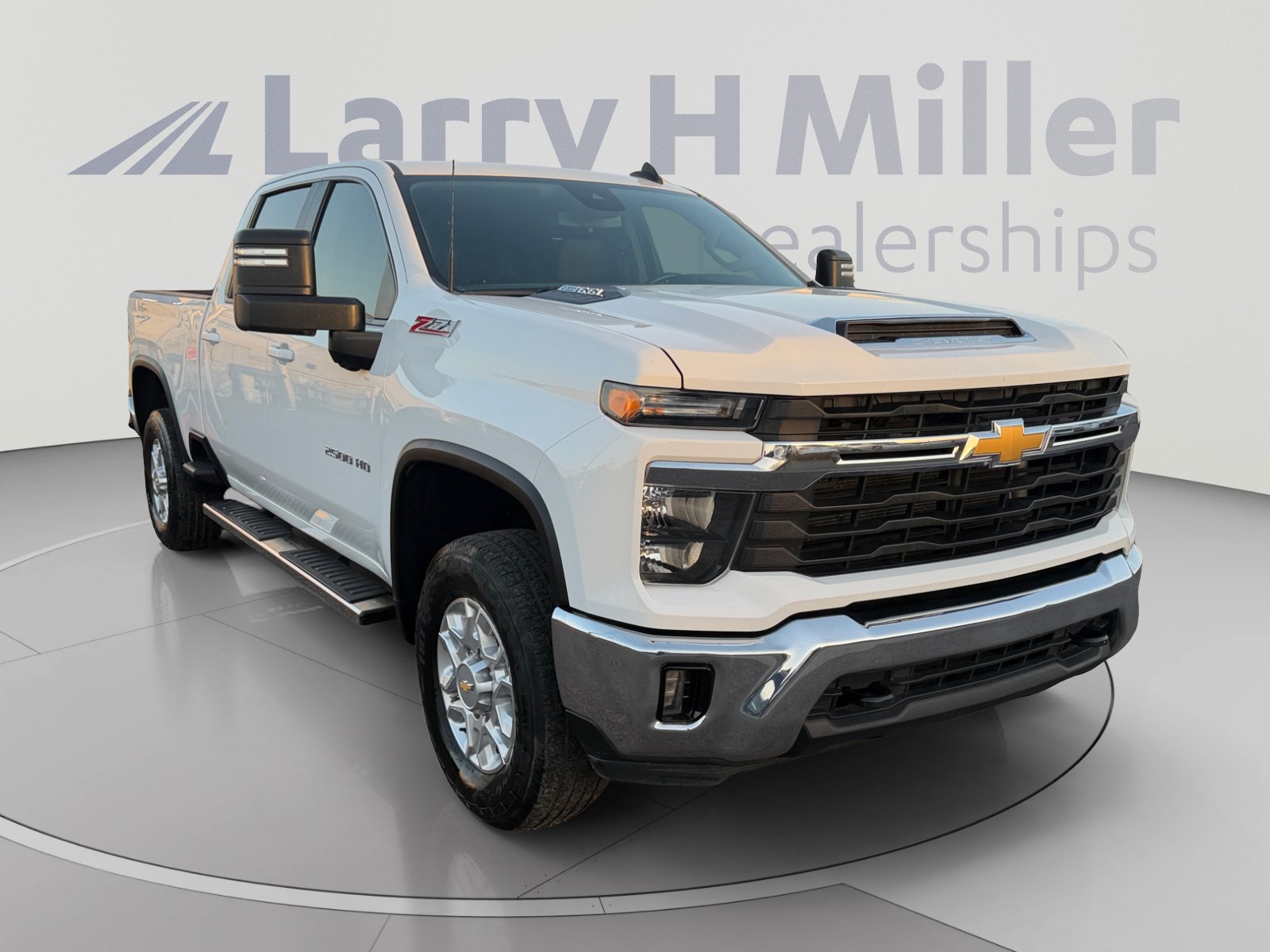 Used 2024 Chevrolet Silverado 2500 LT AWD/4WD image 7