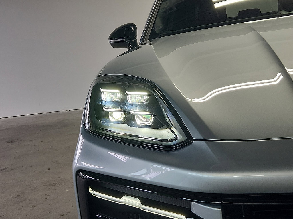 New 2026 Porsche Cayenne S AWD/4WD image 9