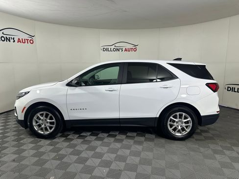 Used 2024 Chevrolet Equinox LS w/ LS Convenience Package FWD image 3