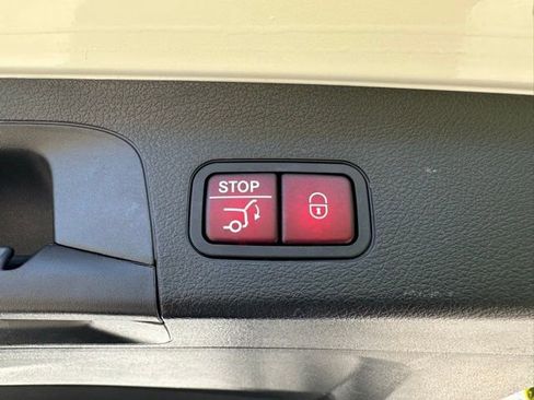 Certified 2024 Mercedes-Benz GLS 450 4MATIC image 51