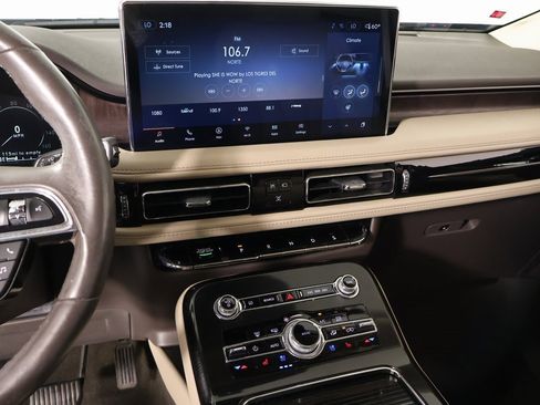 Used 2022 Lincoln Nautilus Reserve w/ Luxury Package image 5