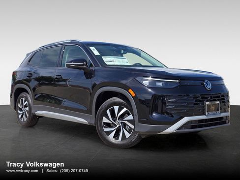New 2026 Volkswagen Tiguan S FWD image 1