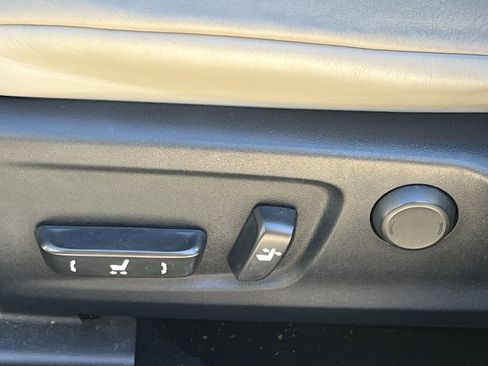 Used 2016 Lexus IS 200t image 20