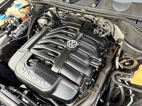 Used 2012 Volkswagen Touareg VR6 image 80