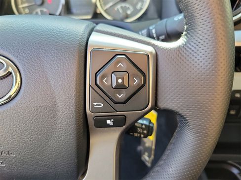 Used 2017 Toyota Tacoma SR5 w/ Tow Package image 20