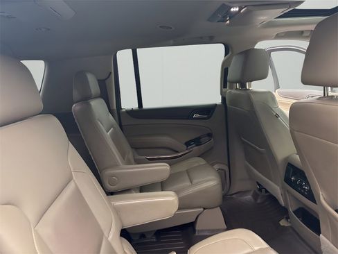 Used 2017 GMC Yukon XL SLT w/ Open Road Package image 19