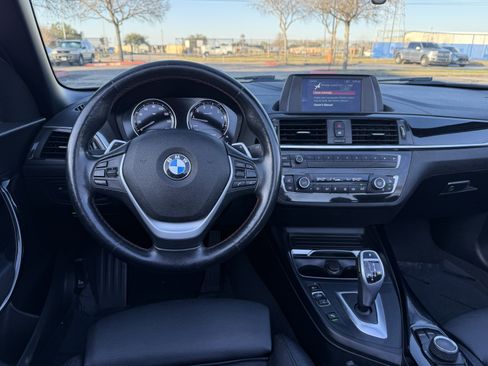 Used 2020 BMW 230i Convertible w/ Convenience Package image 21