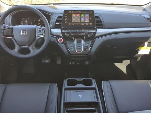 New 2026 Honda Odyssey Touring image 13