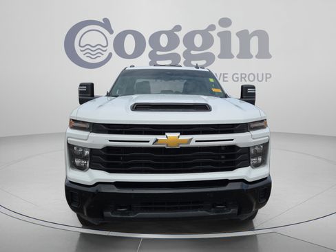 Used 2025 Chevrolet Silverado 2500 Custom w/ Custom Value Package AWD/4WD image 8