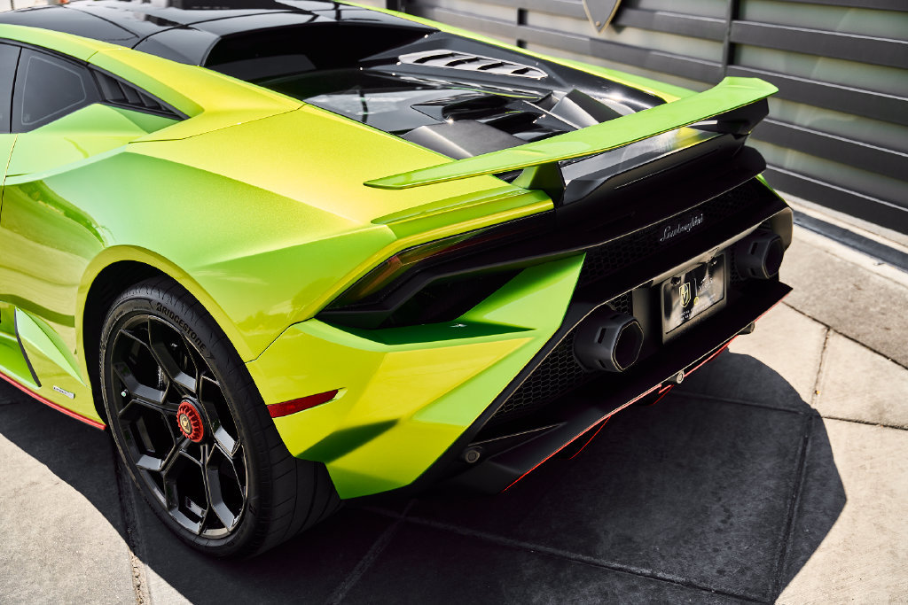 Used 2023 Lamborghini Huracan Tecnica RWD image 10