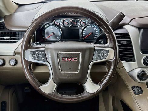 Used 2019 GMC Yukon XL SLT w/ Open Road Package AWD/4WD image 4
