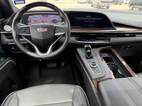 Used 2024 Cadillac Escalade Premium Luxury image 19