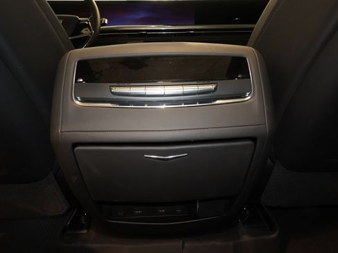 Used 2025 Cadillac Escalade ESV Sport w/ Touring Package AWD/4WD image 32