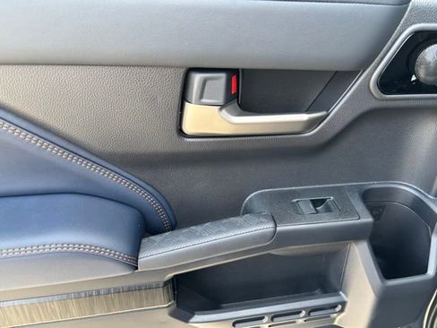 Used 2025 Toyota 4Runner 4WD image 17