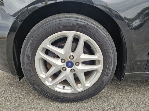 Used 2015 Ford Fusion SE FWD image 17