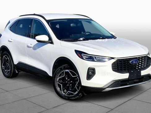 Used 2026 Ford Escape Platinum w/ Equipment Group 601A image 3