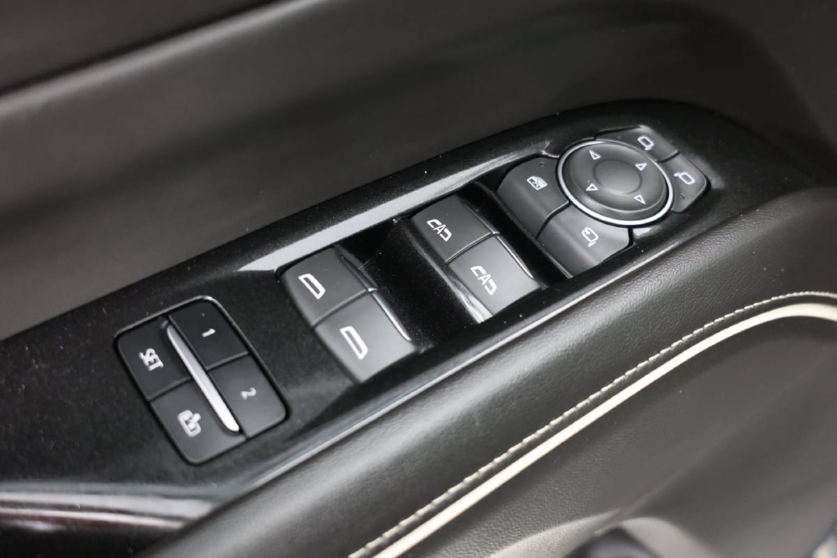 Used 2023 Cadillac Escalade ESV Sport Platinum w/ LPO, ONYX Package AWD/4WD image 25