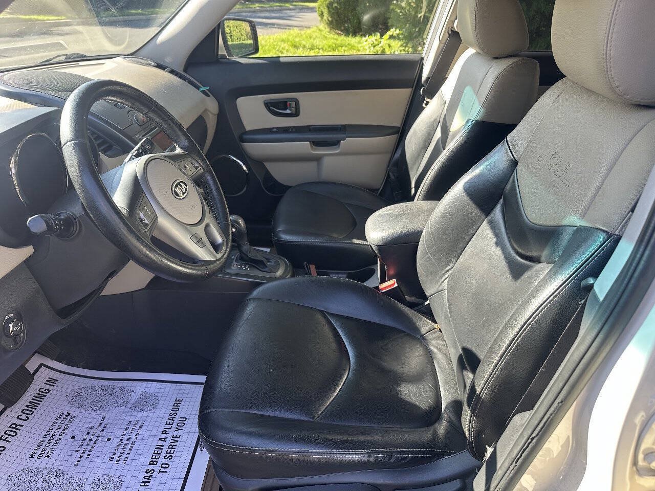 Used 2011 Kia Soul ! FWD image 9