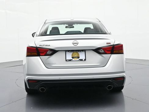 Used 2024 Nissan Altima 2.5 SR FWD image 7