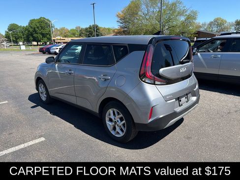 Used 2024 Kia Soul LX w/ Option Group 015 FWD image 5