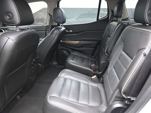 Used 2019 GMC Acadia Denali w/ Technology Package FWD image 17