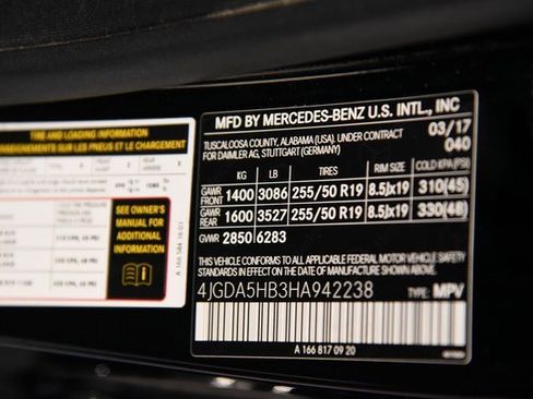 Used 2017 Mercedes-Benz GLE 350 4MATIC image 32