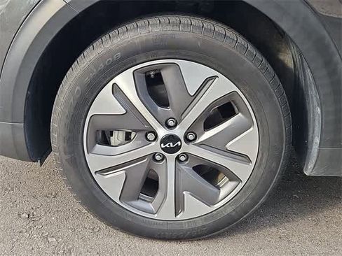 Used 2022 Kia Niro EX image 14