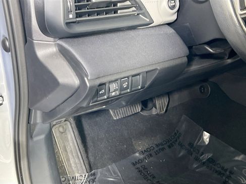 Used 2022 Subaru Outback Premium image 10