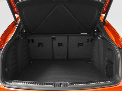 Certified 2025 Porsche Macan AWD/4WD image 13